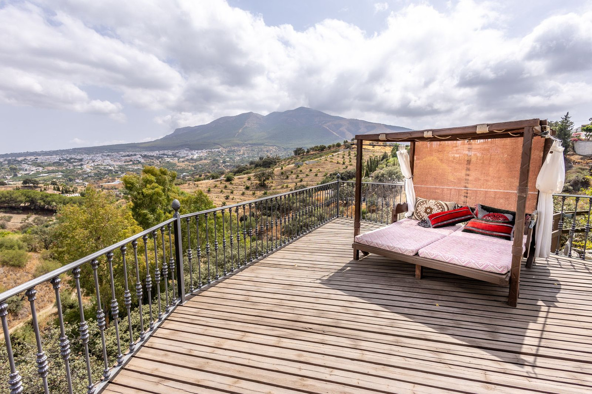 6 Bed Townhouse for sale in Alhaurín El Grande Costa Del Sol, Málaga, Spain