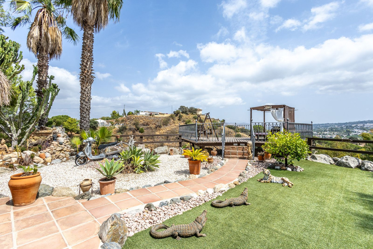 6 Bed Townhouse for sale in Alhaurín El Grande Costa Del Sol, Málaga, Spain