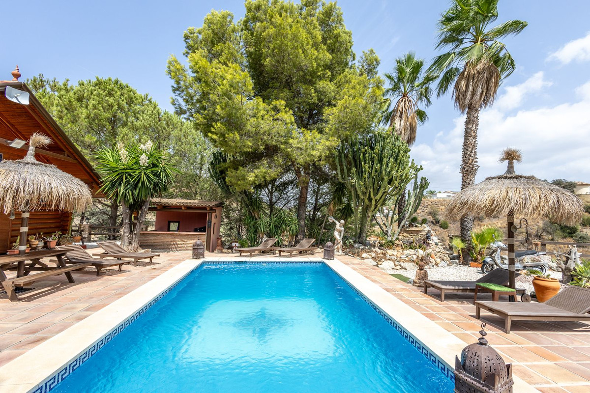 6 Bed Townhouse for sale in Alhaurín El Grande Costa Del Sol, Málaga, Spain