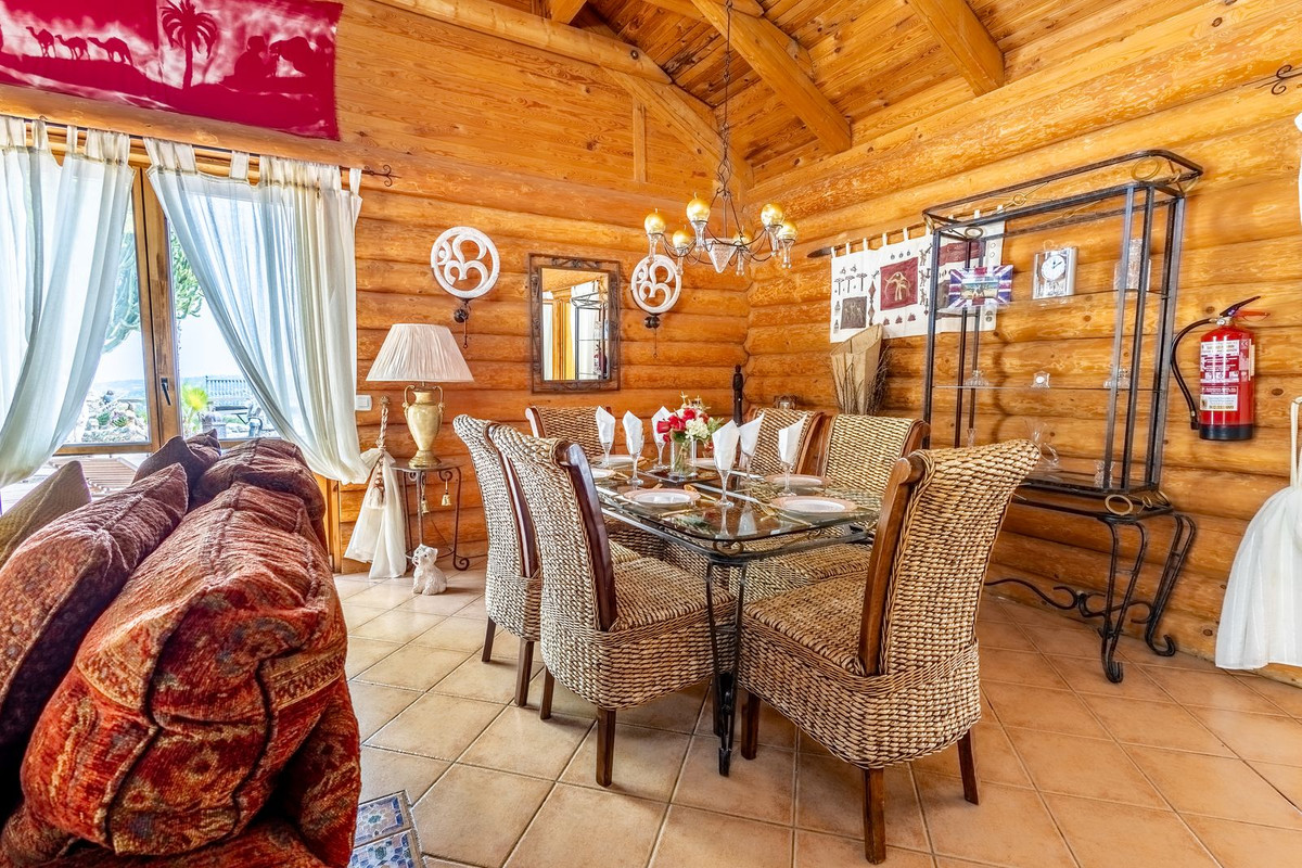 6 Bed Townhouse for sale in Alhaurín El Grande Costa Del Sol, Málaga, Spain