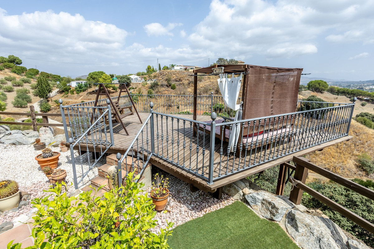 6 Bed Townhouse for sale in Alhaurín El Grande Costa Del Sol, Málaga, Spain