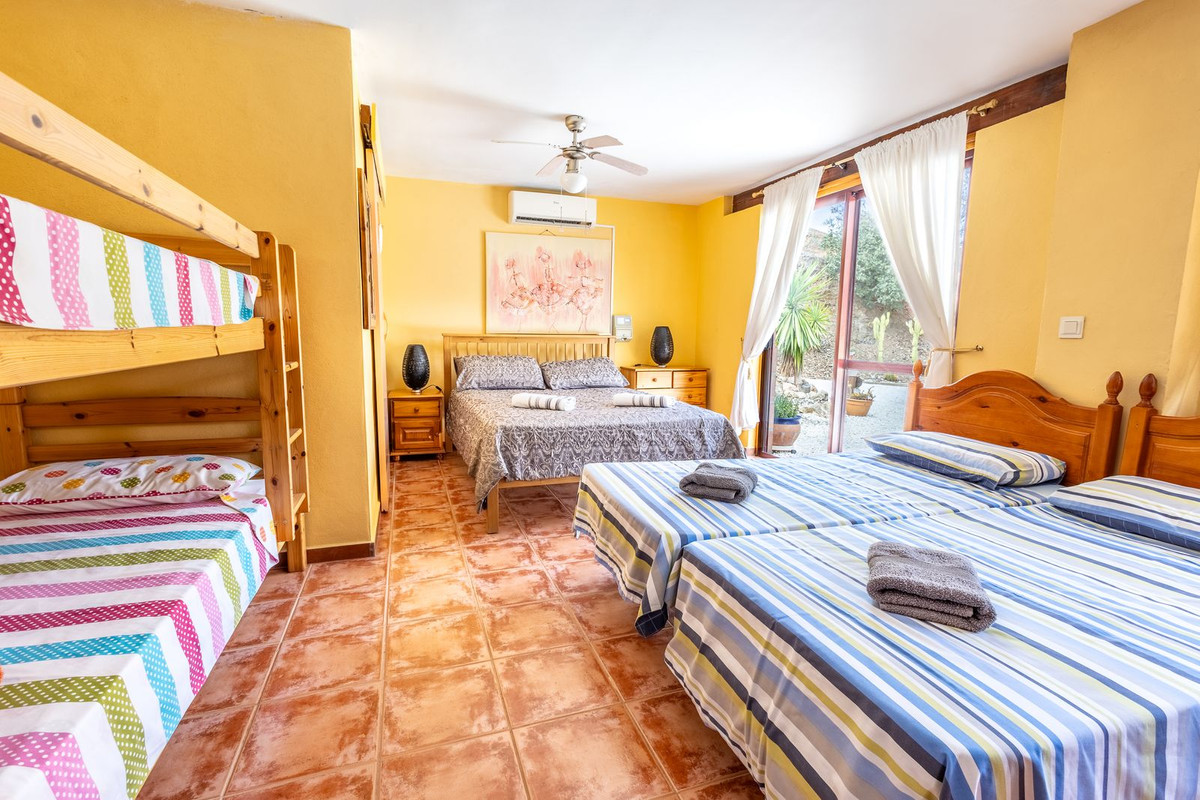 6 Bed Townhouse for sale in Alhaurín El Grande Costa Del Sol, Málaga, Spain