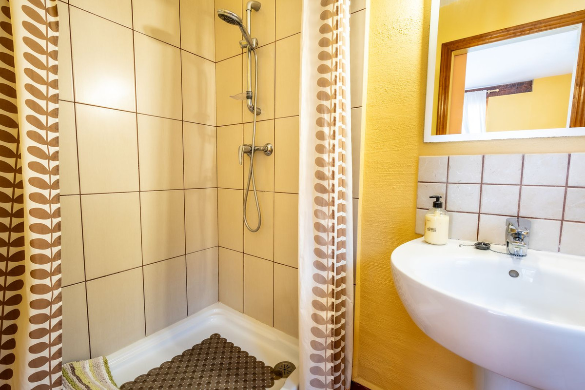6 Bed Townhouse for sale in Alhaurín El Grande Costa Del Sol, Málaga, Spain
