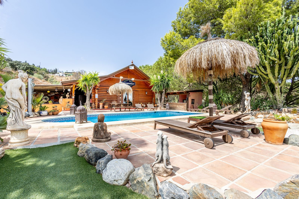 6 Bed Townhouse for sale in Alhaurín El Grande Costa Del Sol, Málaga, Spain