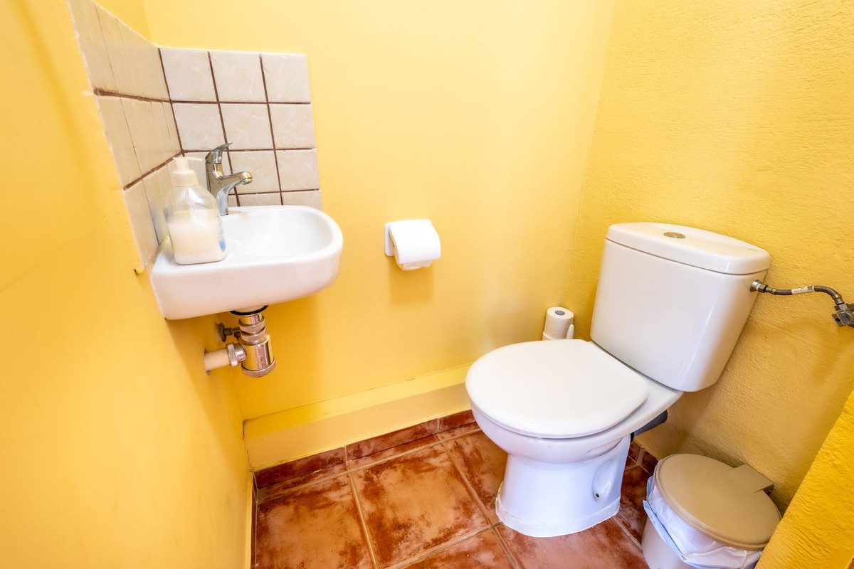 6 Bed Townhouse for sale in Alhaurín El Grande Costa Del Sol, Málaga, Spain