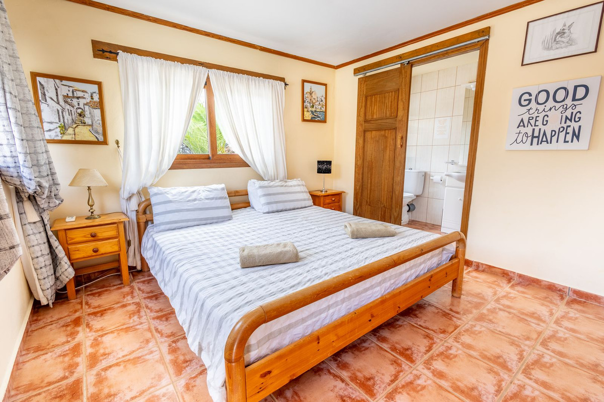 6 Bed Townhouse for sale in Alhaurín El Grande Costa Del Sol, Málaga, Spain