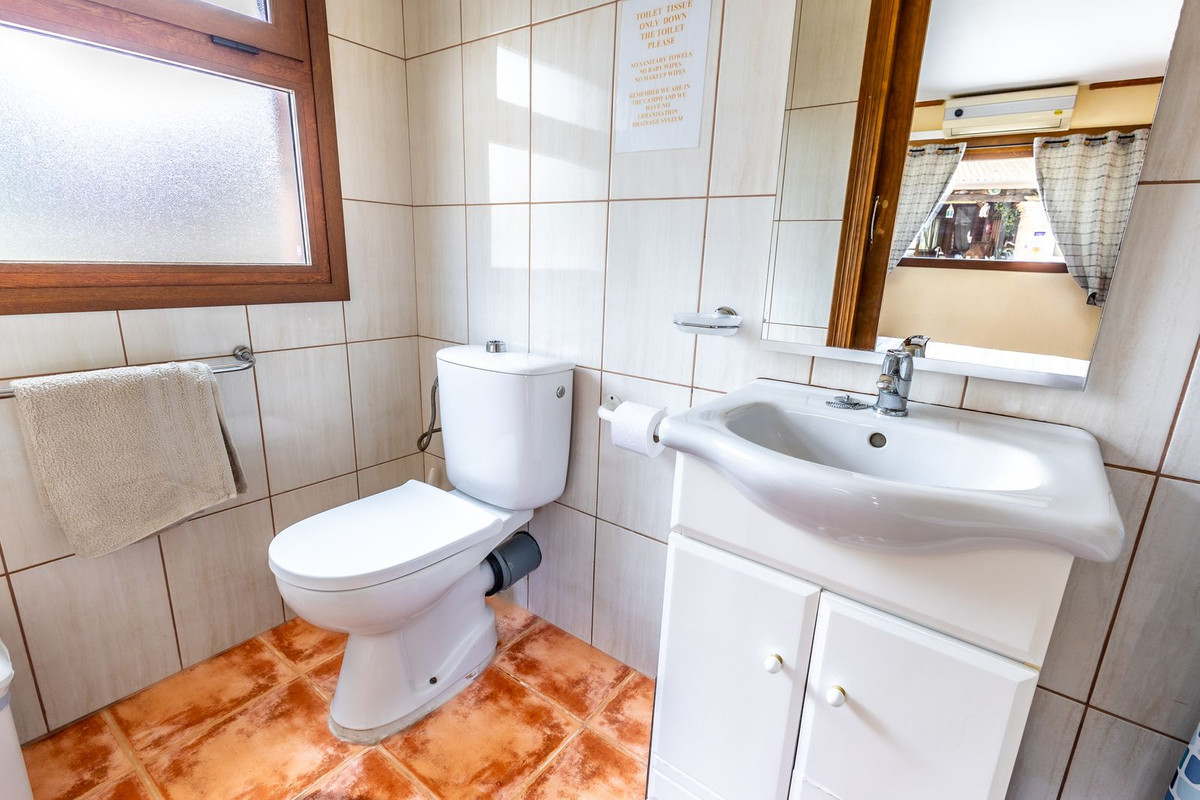 6 Bed Townhouse for sale in Alhaurín El Grande Costa Del Sol, Málaga, Spain