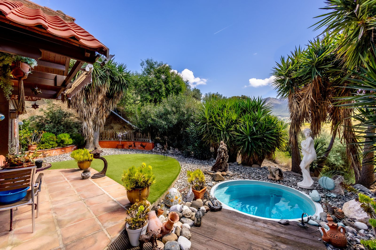6 Bed Townhouse for sale in Alhaurín El Grande Costa Del Sol, Málaga, Spain