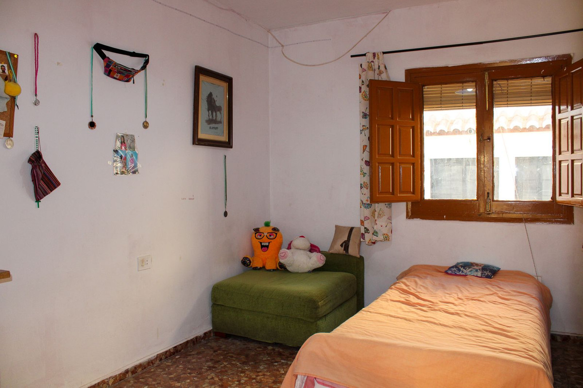 4 Bed Apartment for sale in Frigiliana Costa Del Sol East, Málaga, Spain