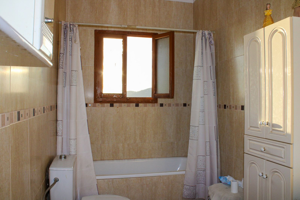 4 Bed Apartment for sale in Frigiliana Costa Del Sol East, Málaga, Spain