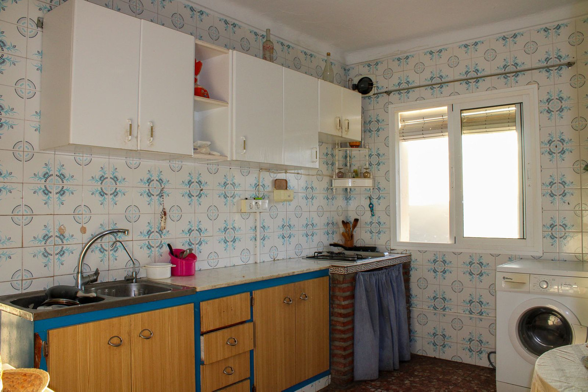 4 Bed Apartment for sale in Frigiliana Costa Del Sol East, Málaga, Spain
