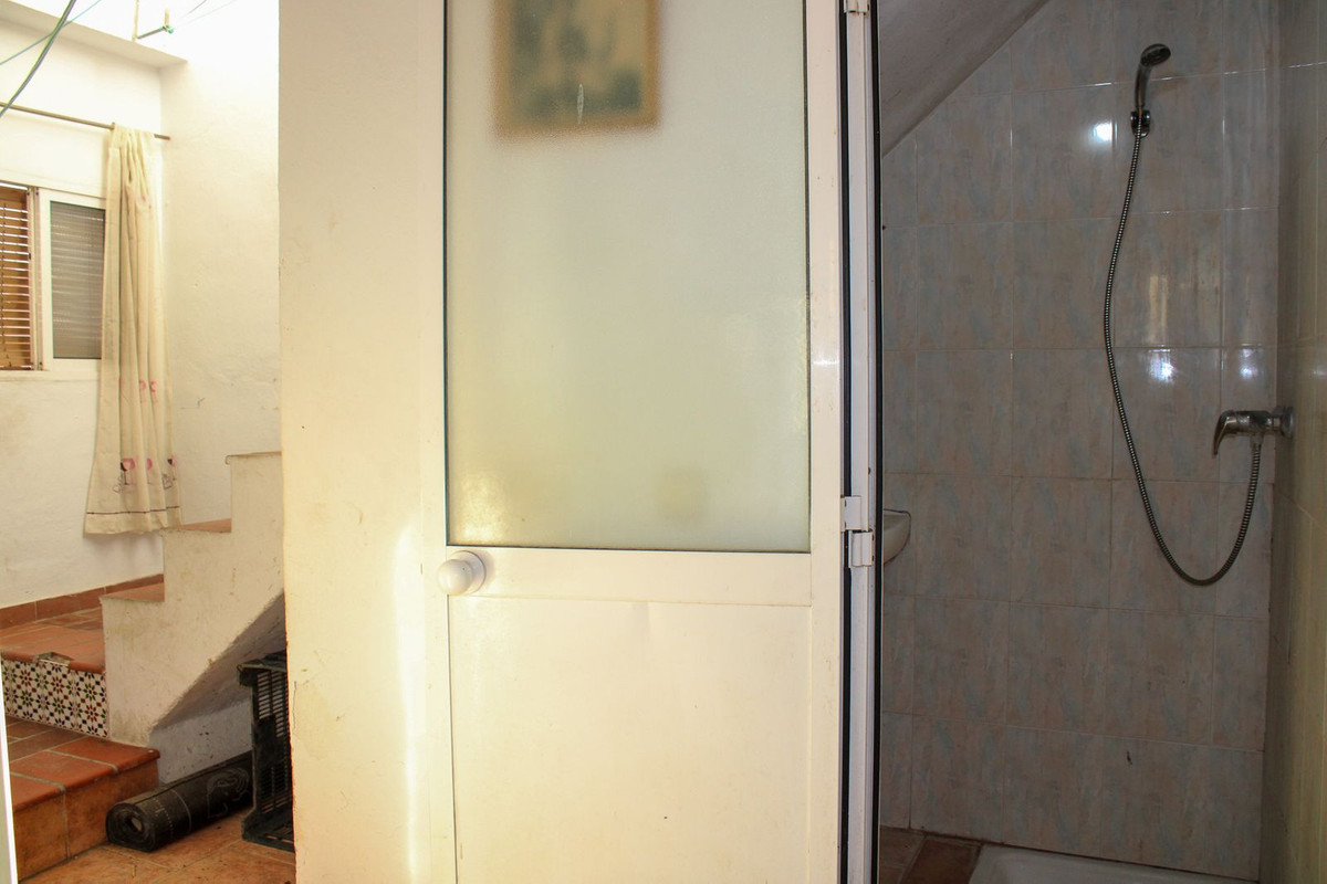 4 Bed Apartment for sale in Frigiliana Costa Del Sol East, Málaga, Spain