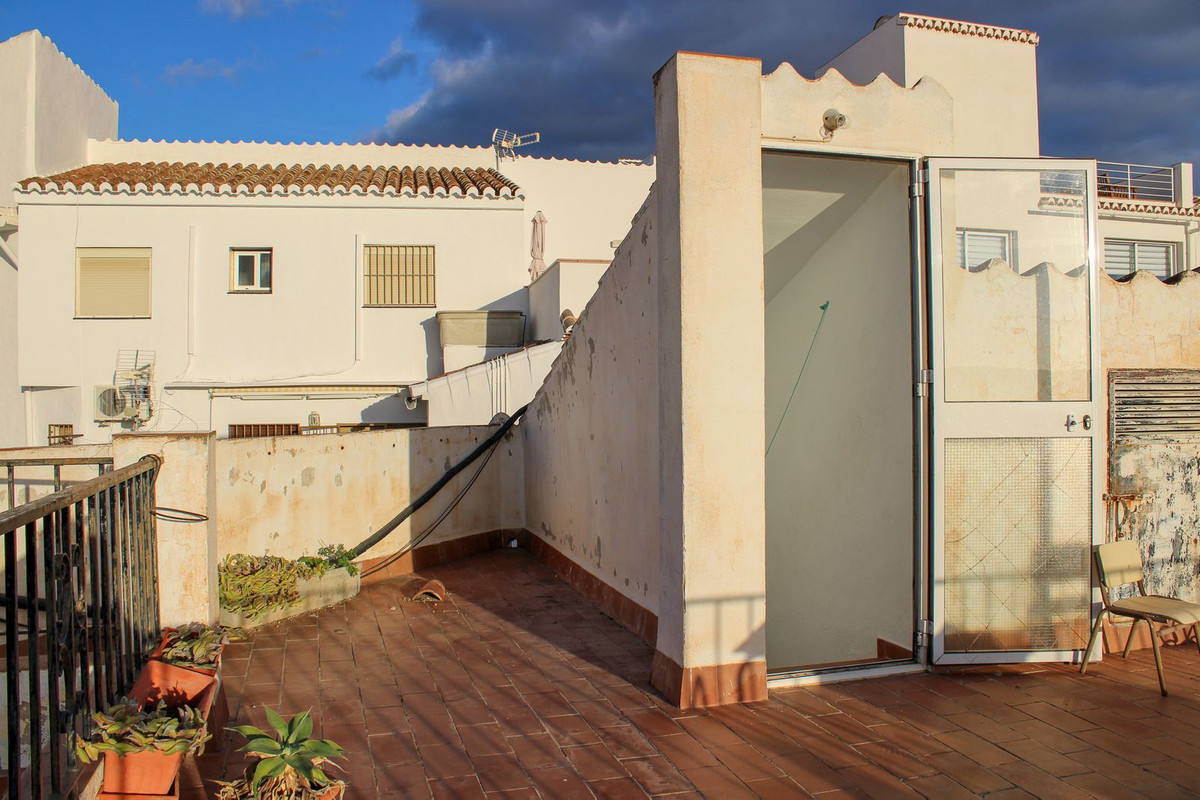 4 Bed Apartment for sale in Frigiliana Costa Del Sol East, Málaga, Spain