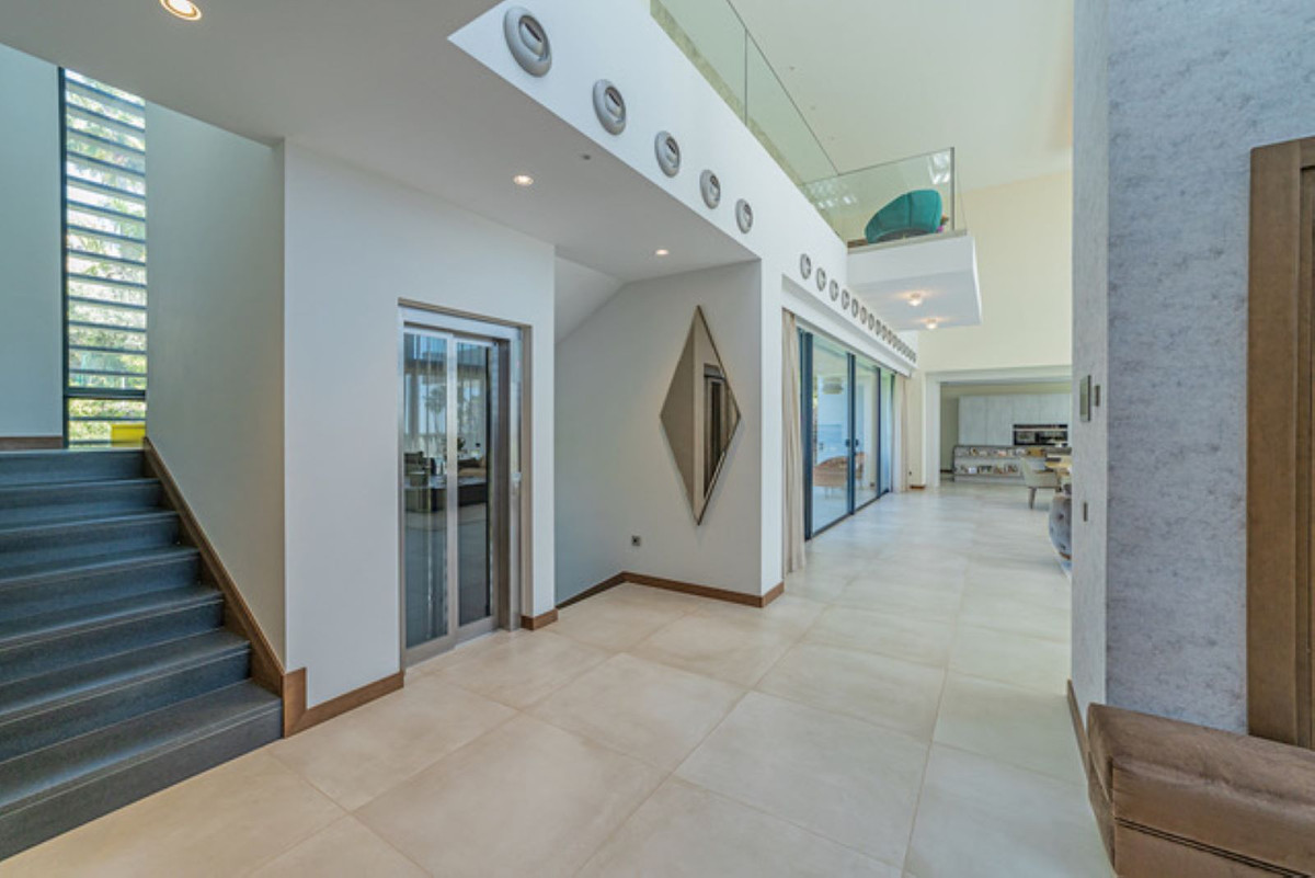Se vende Villa - Chalet de 5 dormitorios en Costa Del Sol, Málaga, España