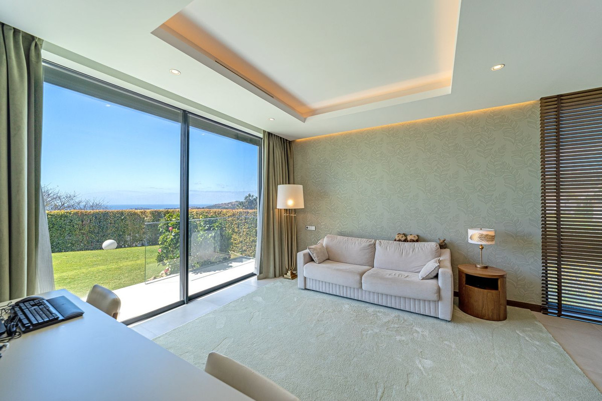 Se vende Villa - Chalet de 5 dormitorios en Costa Del Sol, Málaga, España
