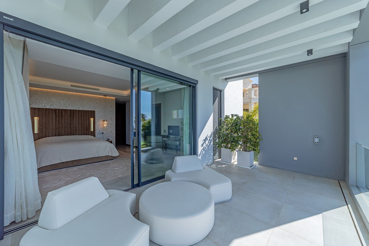 Se vende Villa - Chalet de 5 dormitorios en Costa Del Sol, Málaga, España