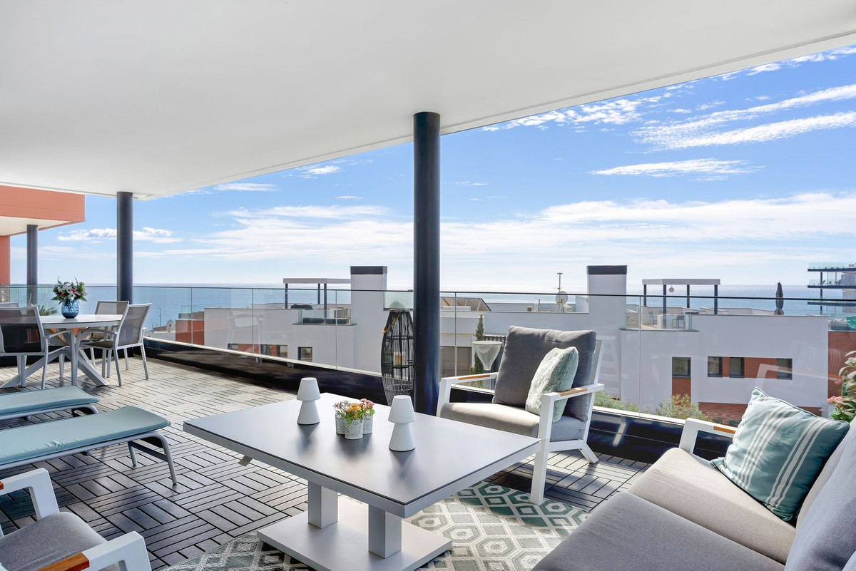 4 Bed Apartment for sale in Fuengirola Costa Del Sol, Málaga, Spain