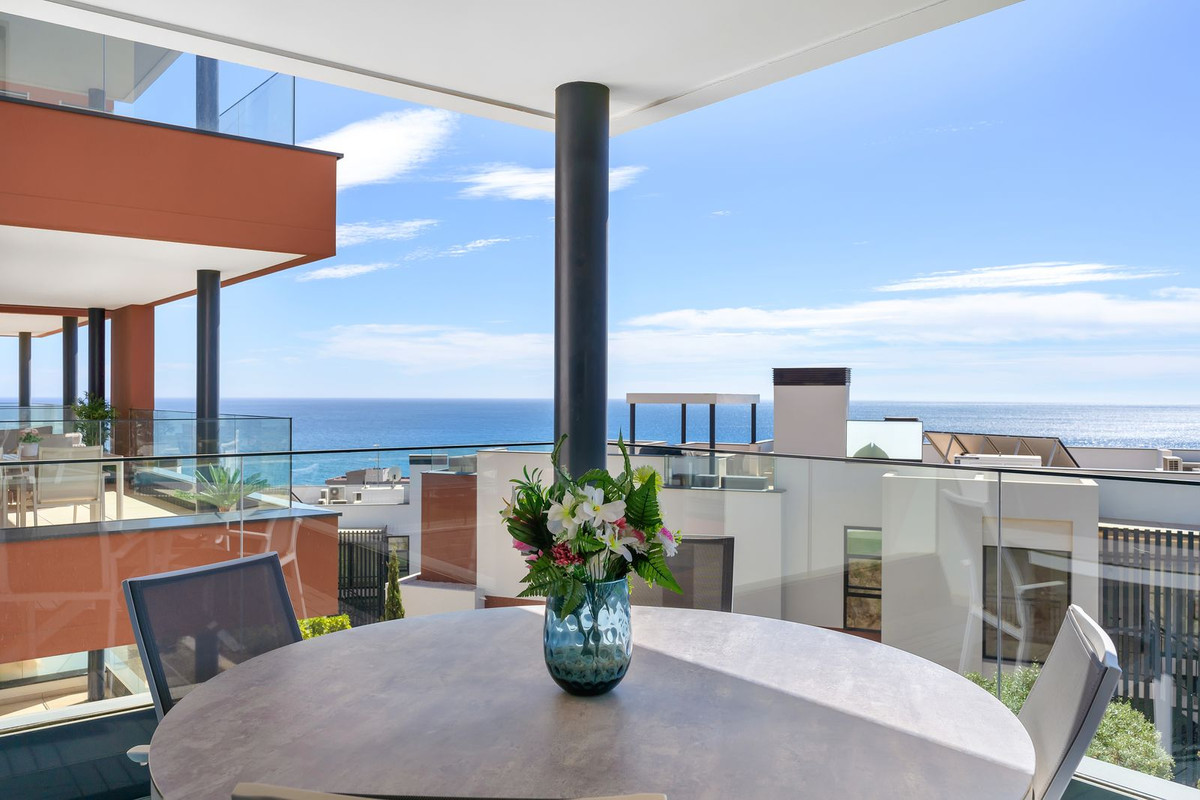 4 Bed Apartment for sale in Fuengirola Costa Del Sol, Málaga, Spain