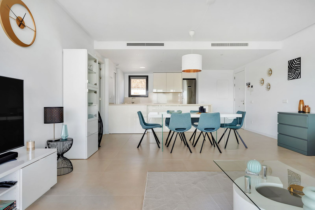 4 Bed Apartment for sale in Fuengirola Costa Del Sol, Málaga, Spain