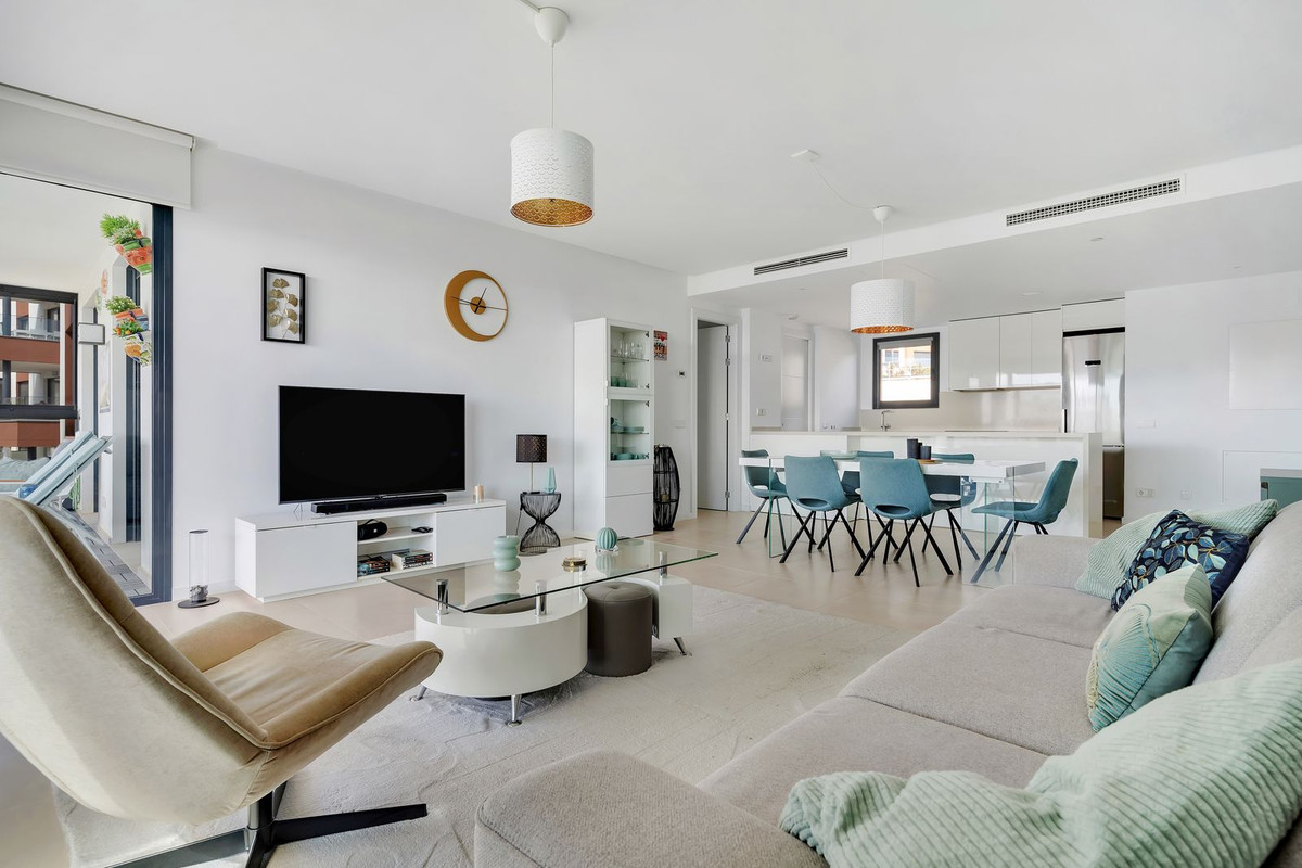 4 Bed Apartment for sale in Fuengirola Costa Del Sol, Málaga, Spain
