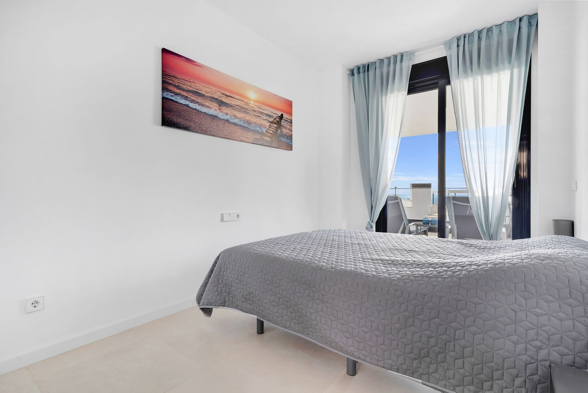 4 Bed Apartment for sale in Fuengirola Costa Del Sol, Málaga, Spain