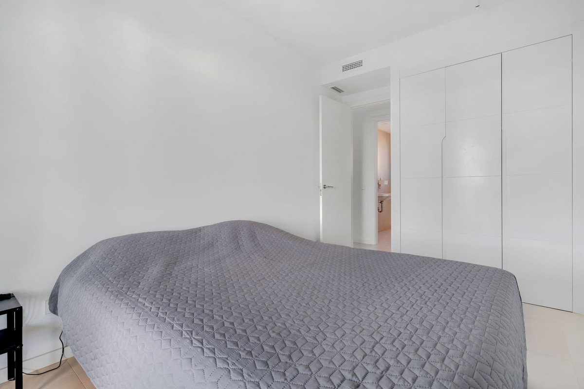 4 Bed Apartment for sale in Fuengirola Costa Del Sol, Málaga, Spain