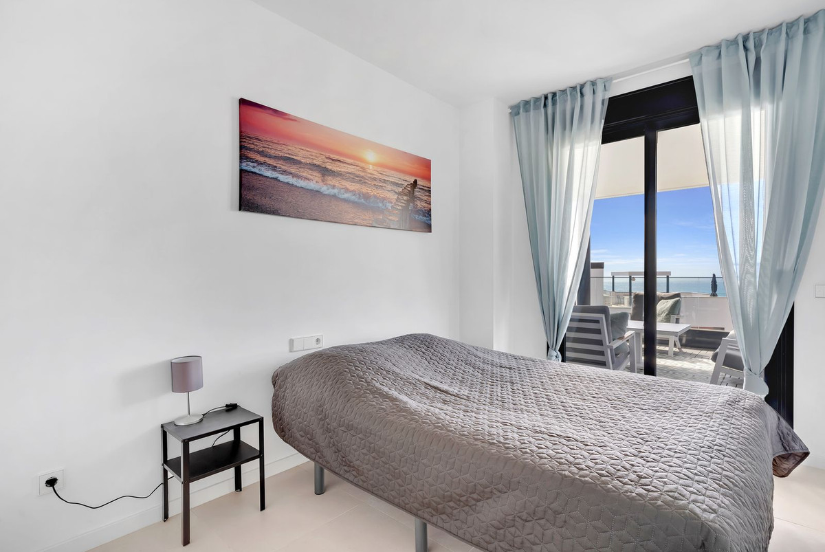 4 Bed Apartment for sale in Fuengirola Costa Del Sol, Málaga, Spain