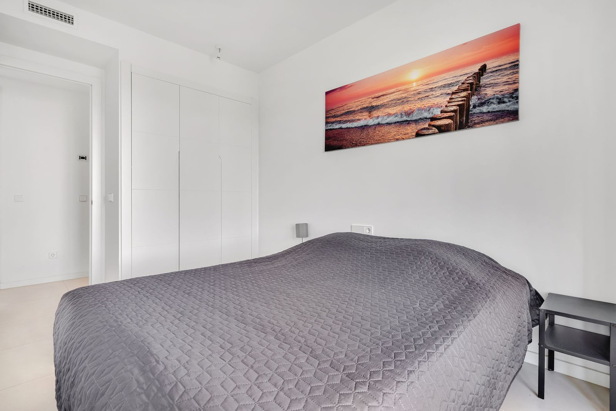 4 Bed Apartment for sale in Fuengirola Costa Del Sol, Málaga, Spain