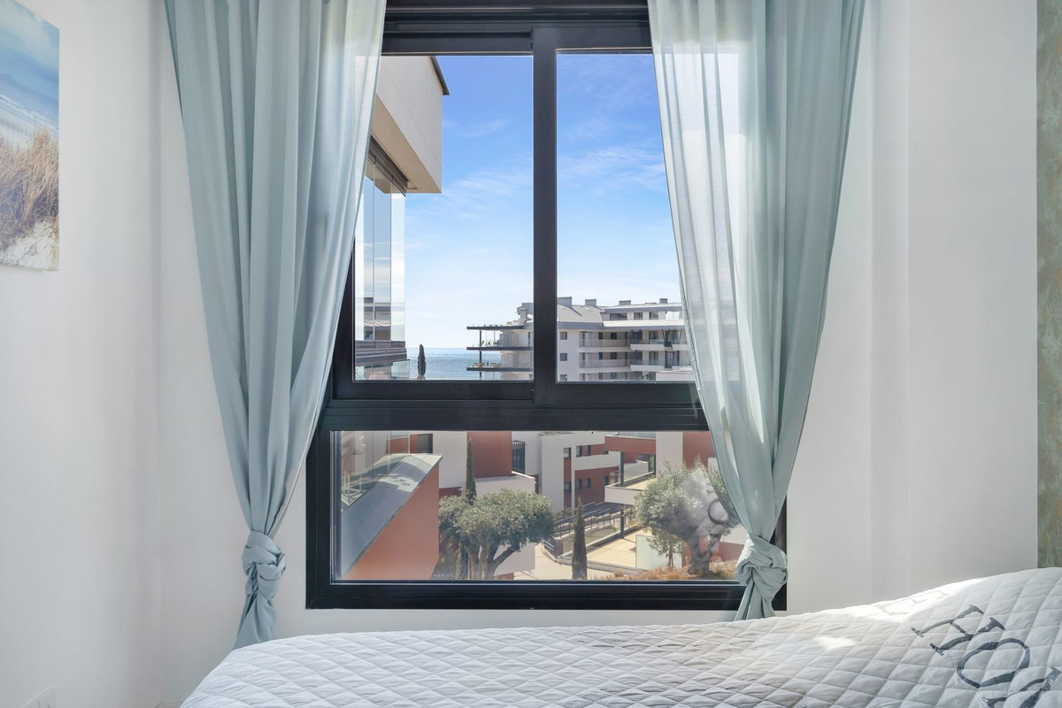 4 Bed Apartment for sale in Fuengirola Costa Del Sol, Málaga, Spain