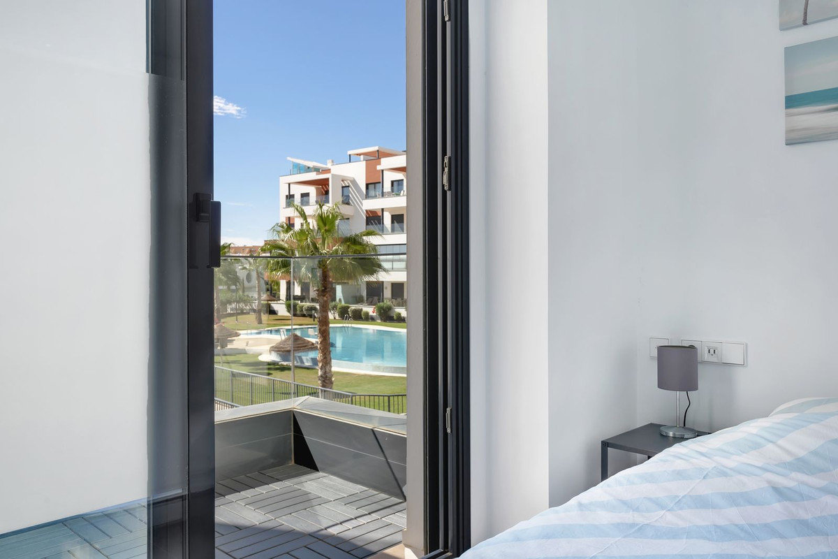 4 Bed Apartment for sale in Fuengirola Costa Del Sol, Málaga, Spain