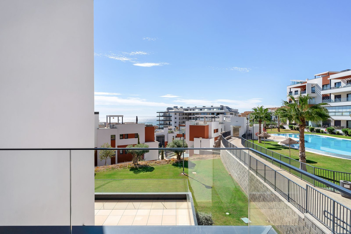 4 Bed Apartment for sale in Fuengirola Costa Del Sol, Málaga, Spain