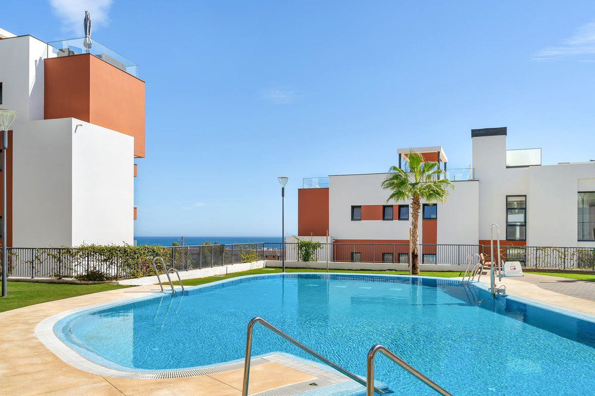 4 Bed Apartment for sale in Fuengirola Costa Del Sol, Málaga, Spain