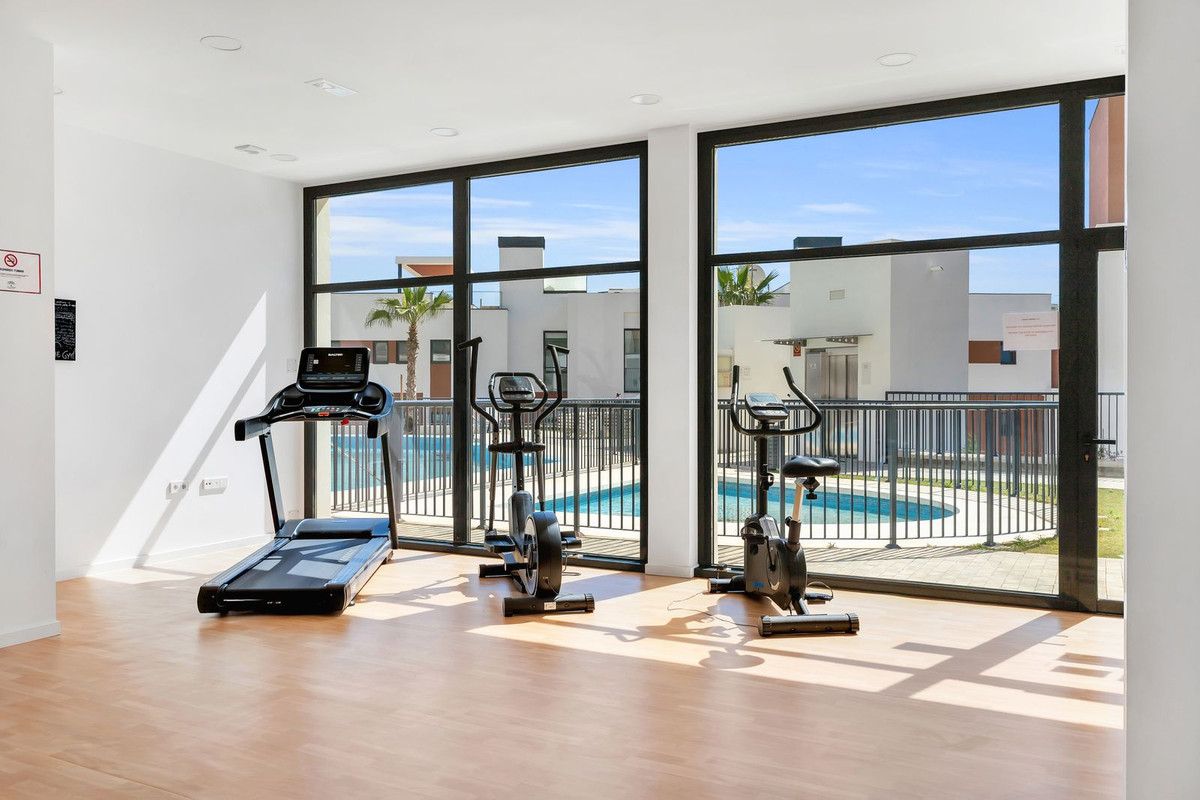 4 Bed Apartment for sale in Fuengirola Costa Del Sol, Málaga, Spain