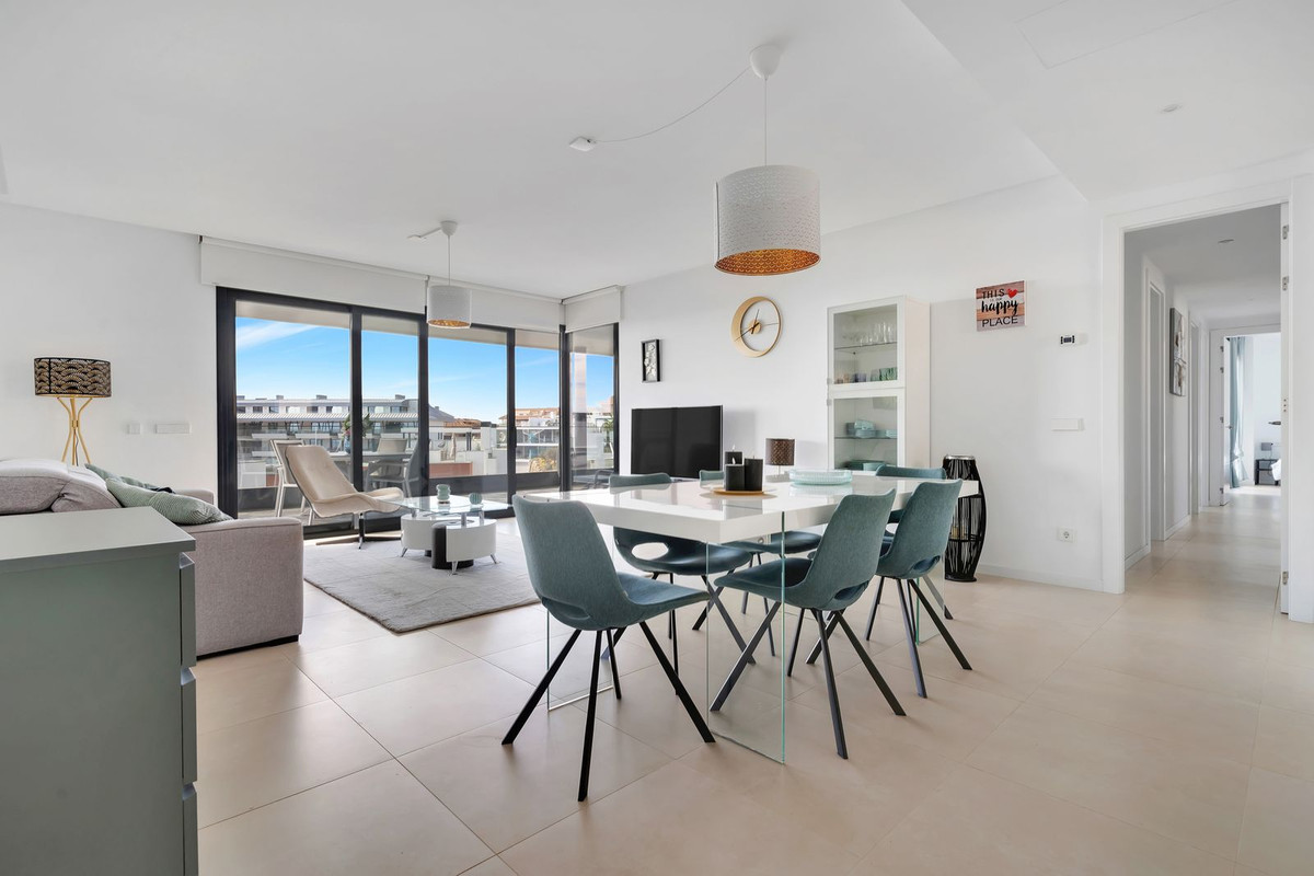 4 Bed Apartment for sale in Fuengirola Costa Del Sol, Málaga, Spain
