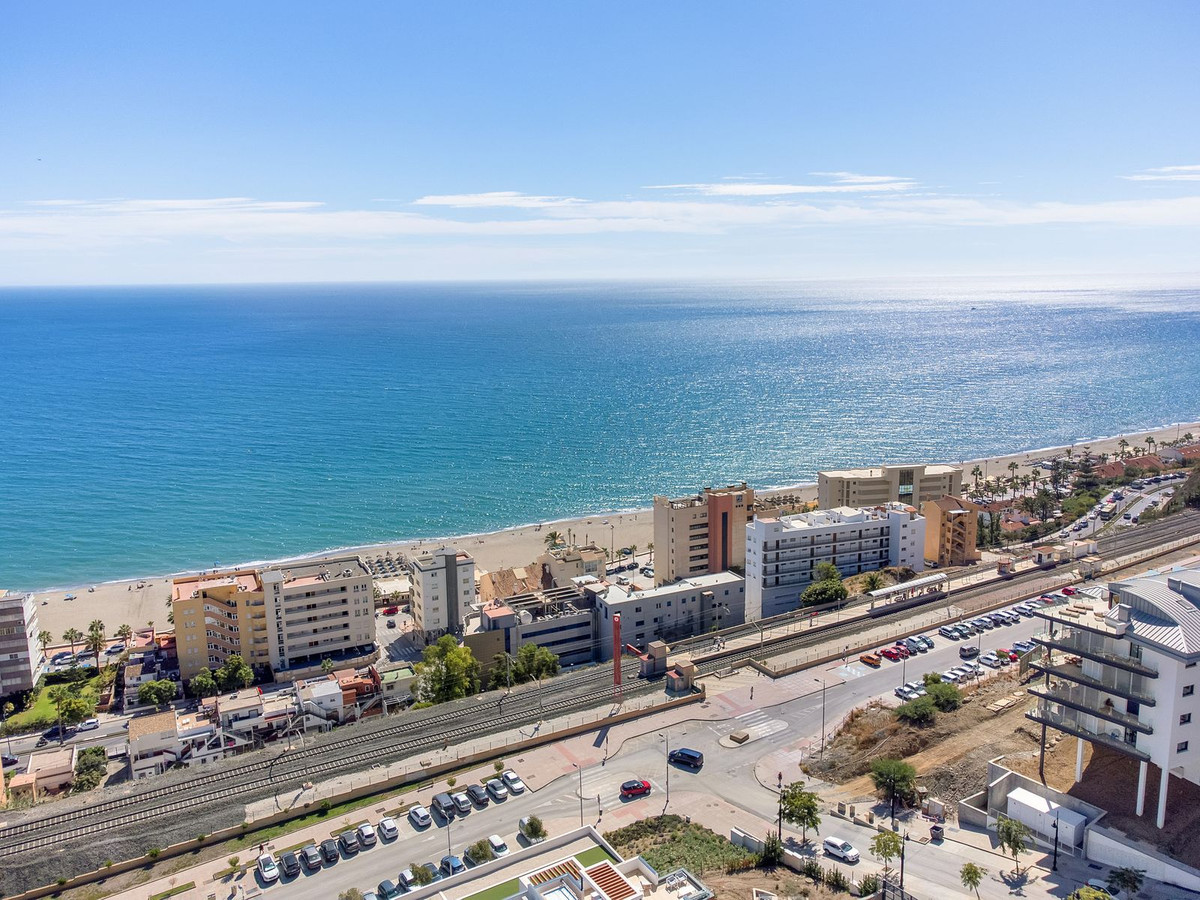 4 Bed Apartment for sale in Fuengirola Costa Del Sol, Málaga, Spain