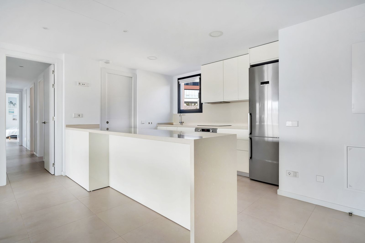 4 Bed Apartment for sale in Fuengirola Costa Del Sol, Málaga, Spain
