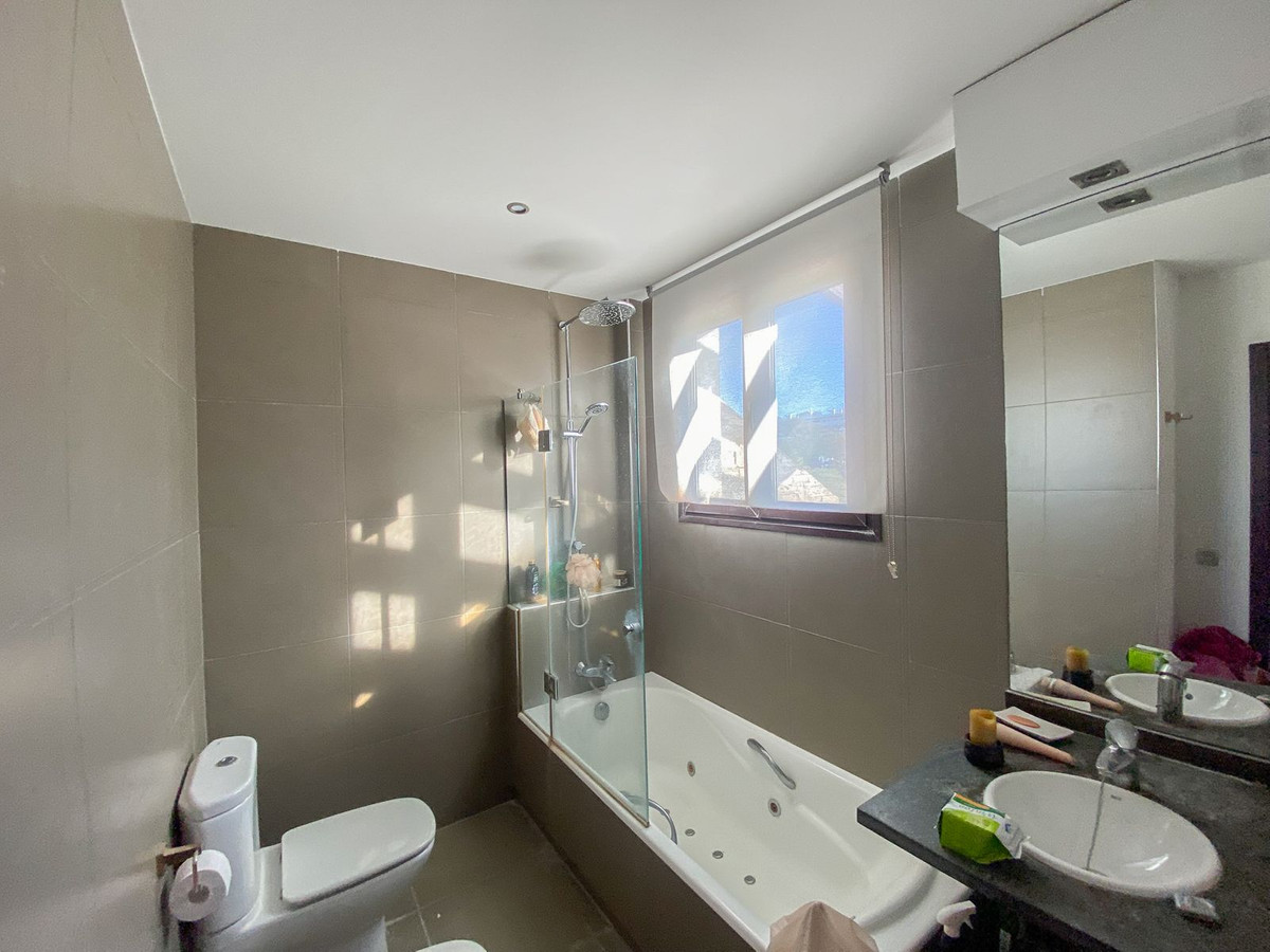 5 Bed Townhouse for sale in Estepona Costa Del Sol, Málaga, Spain