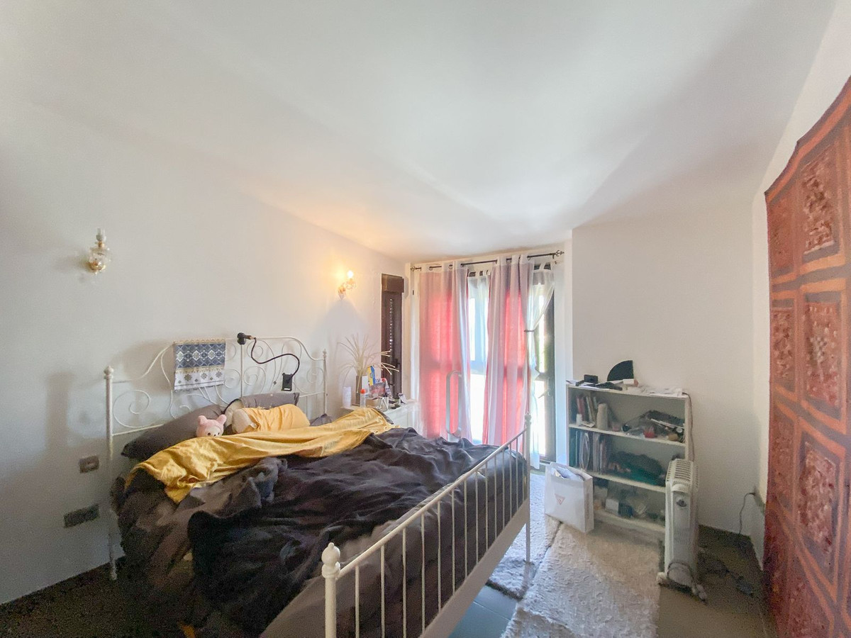 5 Bed Townhouse for sale in Estepona Costa Del Sol, Málaga, Spain
