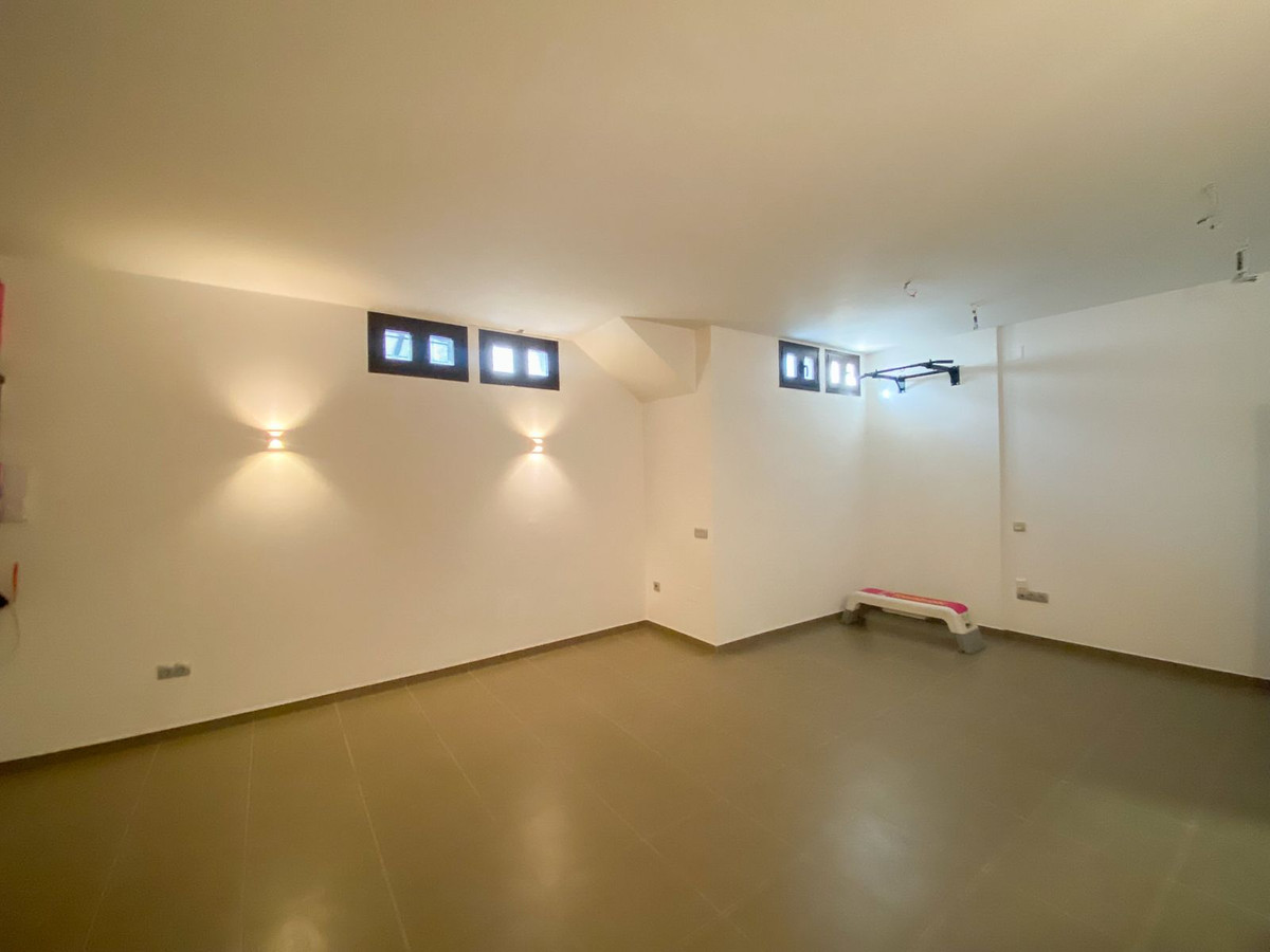 5 Bed Townhouse for sale in Estepona Costa Del Sol, Málaga, Spain