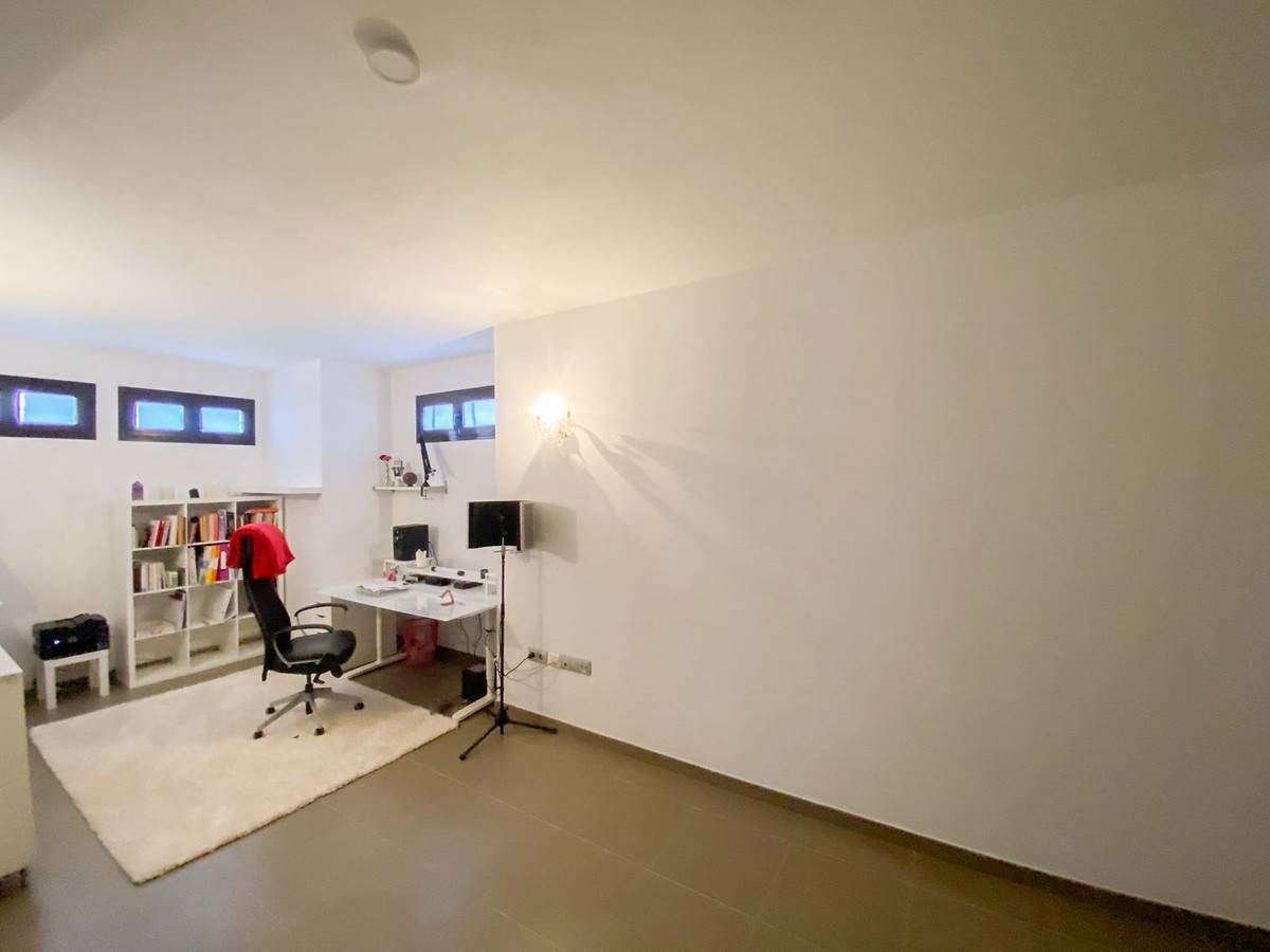 5 Bed Townhouse for sale in Estepona Costa Del Sol, Málaga, Spain