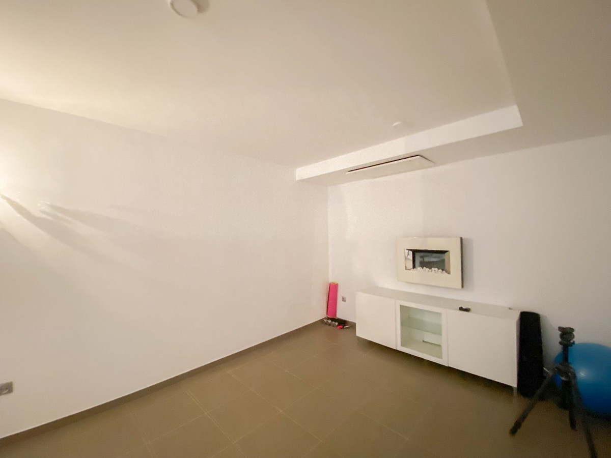 5 Bed Townhouse for sale in Estepona Costa Del Sol, Málaga, Spain