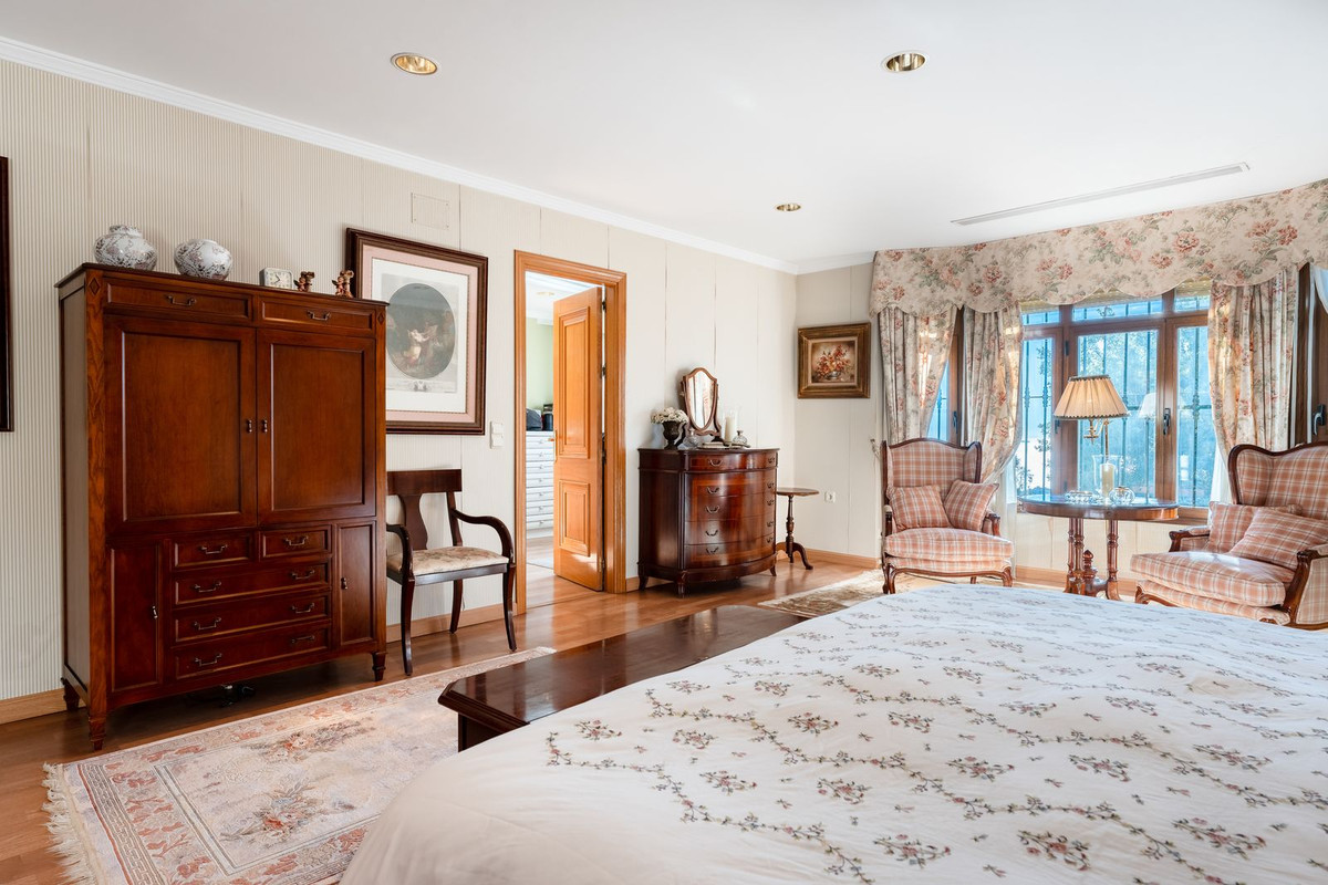 Se vende Villa - Chalet de 7 dormitorios en Málaga Ciudad, Málaga, España