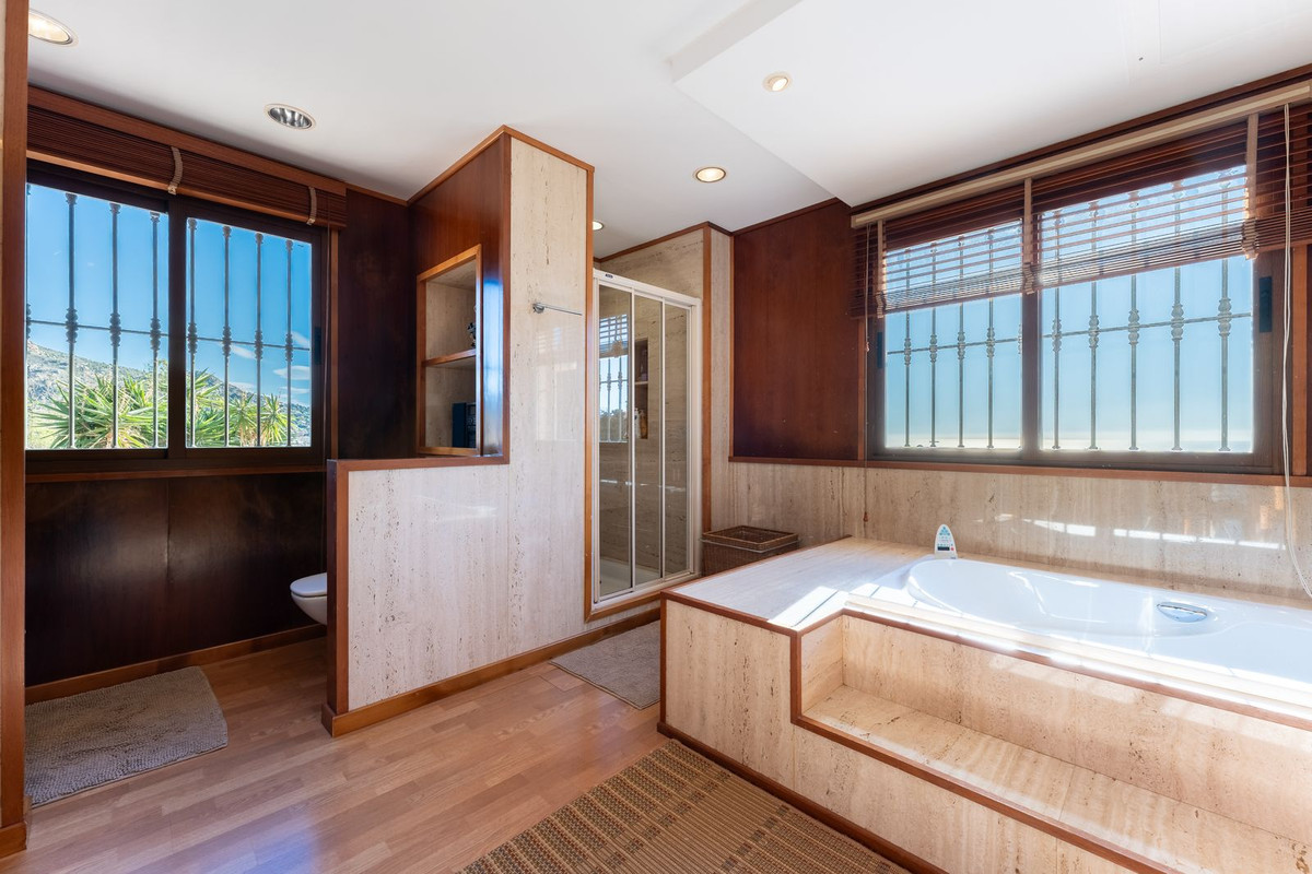 Se vende Villa - Chalet de 7 dormitorios en Málaga Ciudad, Málaga, España
