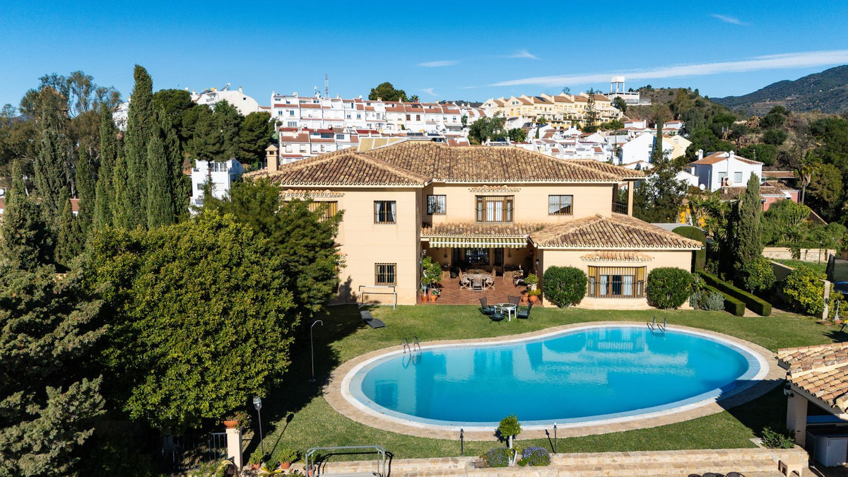 Se vende Villa - Chalet de 7 dormitorios en Málaga Ciudad, Málaga, España