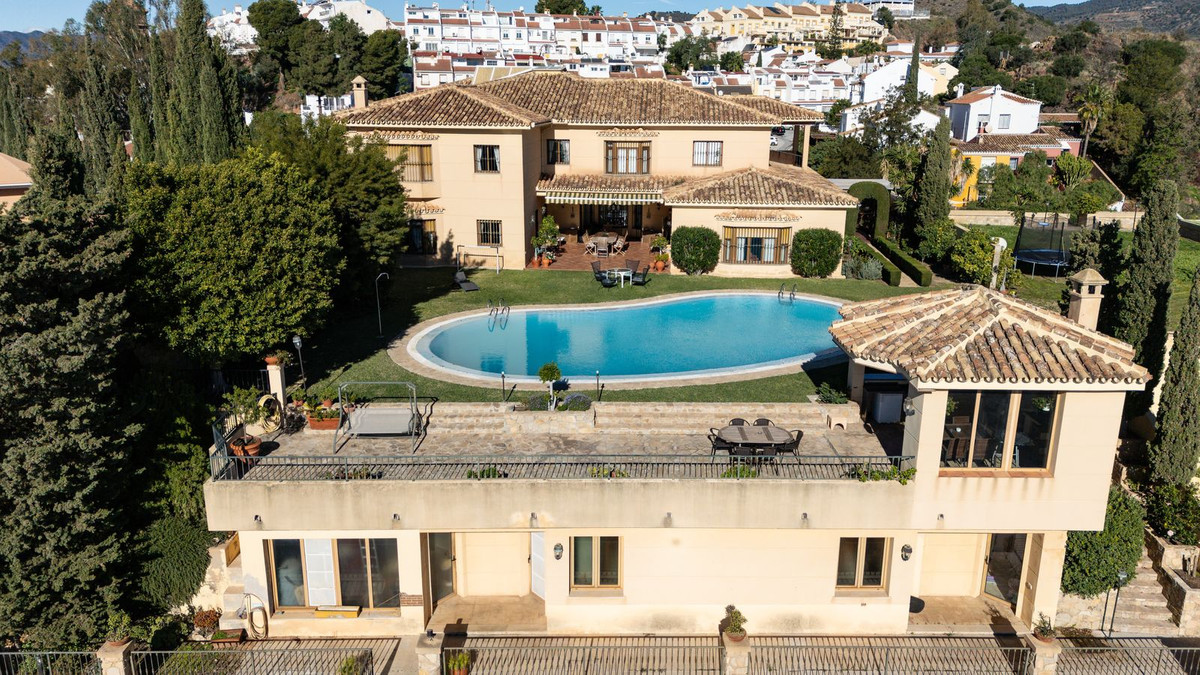 Se vende Villa - Chalet de 7 dormitorios en Málaga Ciudad, Málaga, España
