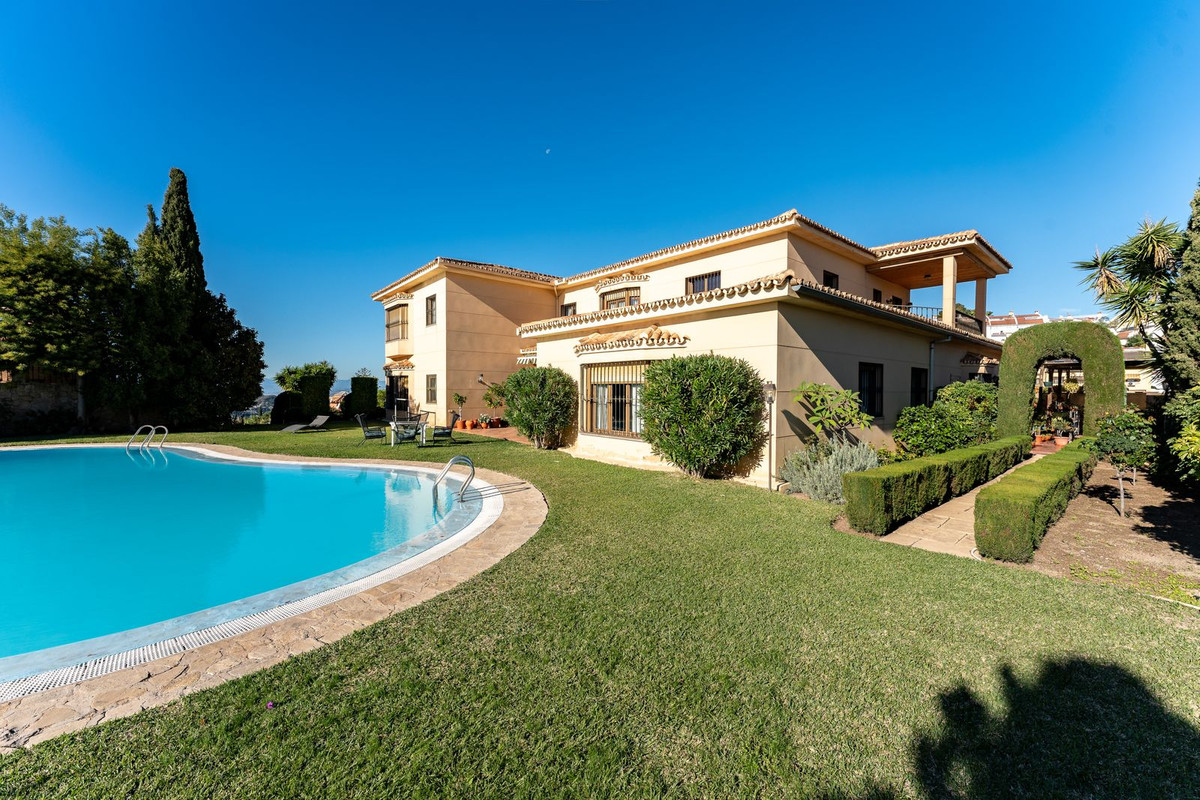 Se vende Villa - Chalet de 7 dormitorios en Málaga Ciudad, Málaga, España