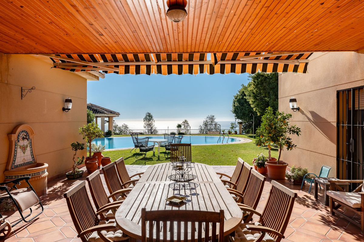 Se vende Villa - Chalet de 7 dormitorios en Málaga Ciudad, Málaga, España