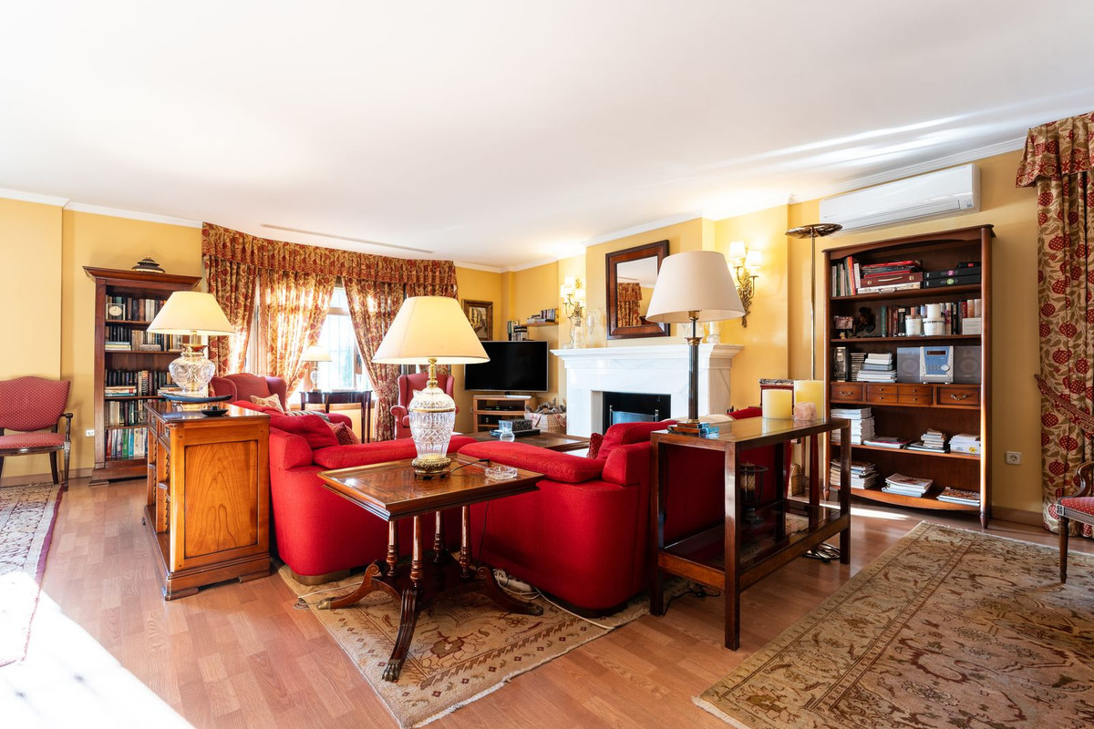Se vende Villa - Chalet de 7 dormitorios en Málaga Ciudad, Málaga, España