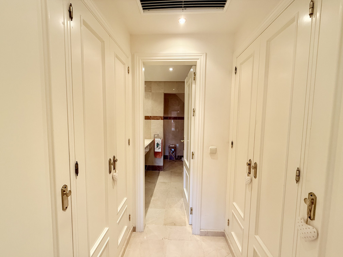 Se vende Apartamento Planta Media de 3 dormitorios en Costa Del Sol, Málaga, España