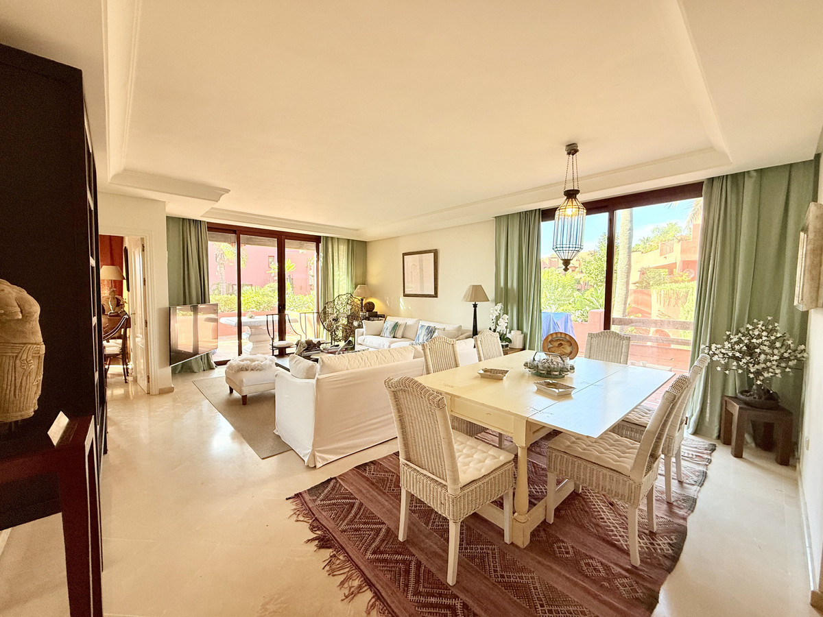 Se vende Apartamento Planta Media de 3 dormitorios en Costa Del Sol, Málaga, España